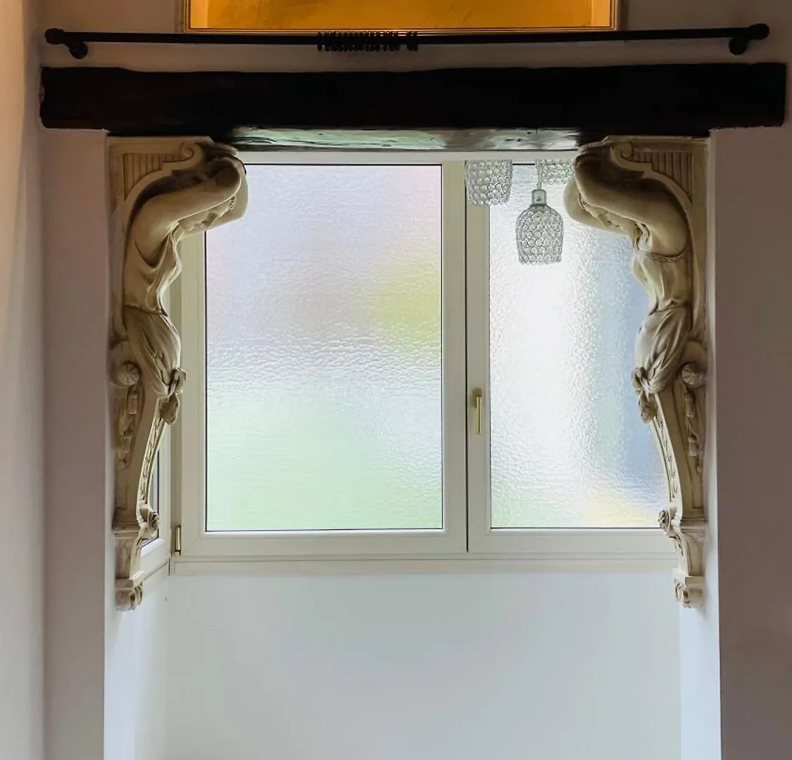 Charming Flat, Central And Close To Metro Milan 0*,